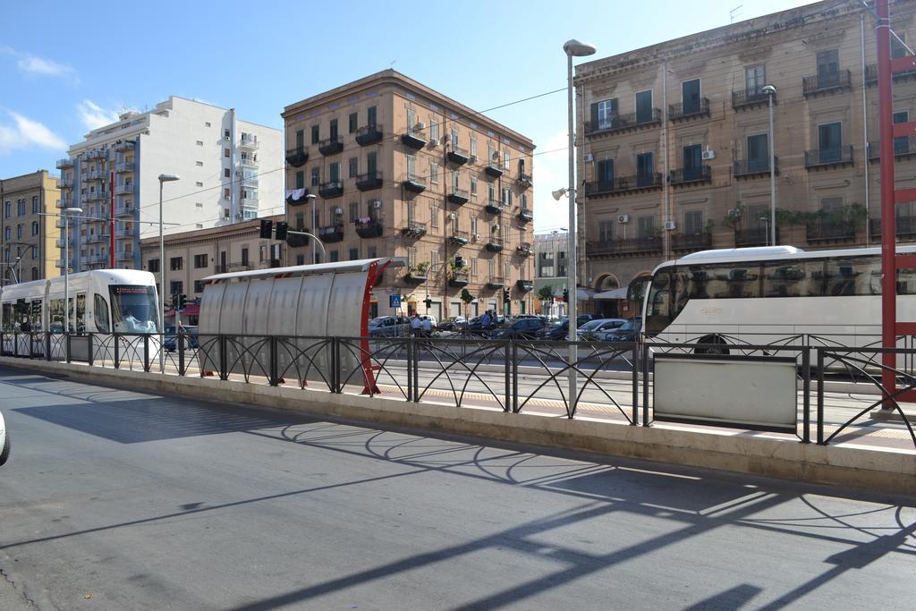 فندق باليرموفي  A Tre Passi Dal Centro المظهر الخارجي الصورة